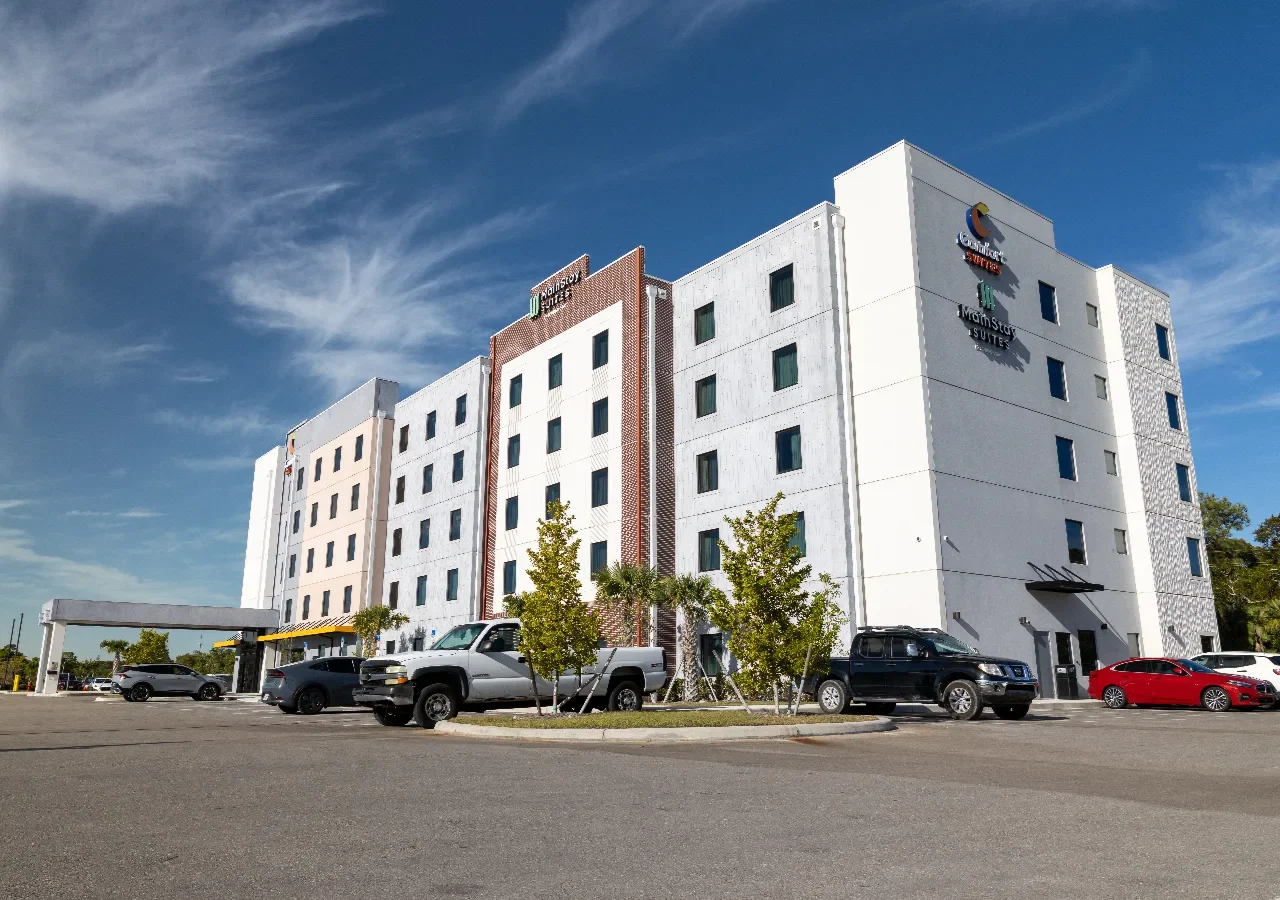 MainStay Suites Luckett Landing